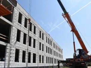 Дмитрий Груничев проверил ход строительства двух поликлиник в Нижегородской области