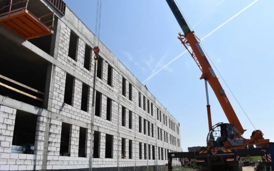 Дмитрий Груничев проверил ход строительства двух поликлиник в Нижегородской области